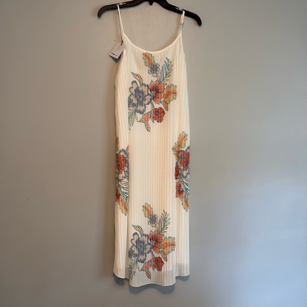 O’NEILL Midi Dress, floral, pleated,loose fit,XS, NWT, beautiful print